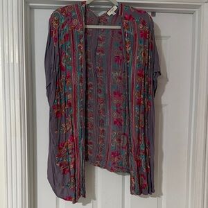 Umgee Small Medium short sleeve Shaw / Cardigan